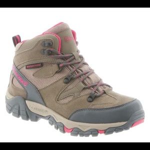 New! BearPaw taupe and redhiking boots in size 10